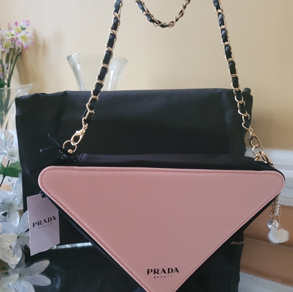 - Prada triangle beauty pouch converted into shoulder bag or cross body - Picture 14 of 14